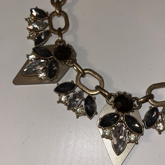 Gold and grey statement necklace - Picture 3 of 3